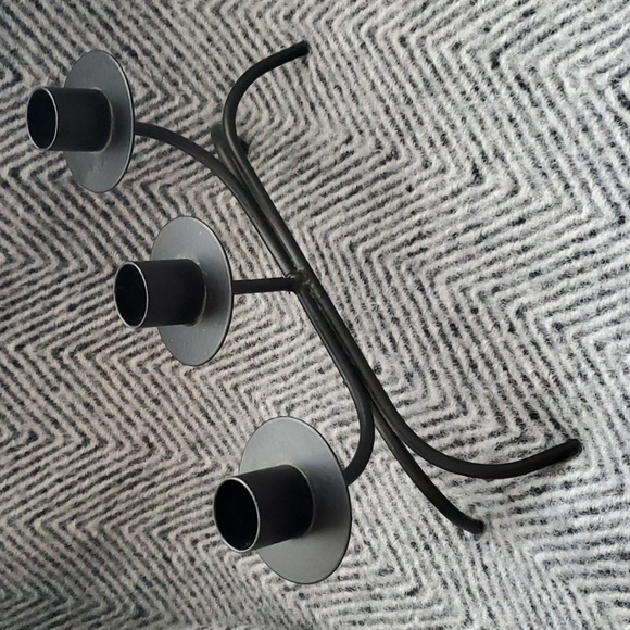 😸Black Metal Triple Candle Holder - Picture 5 of 5